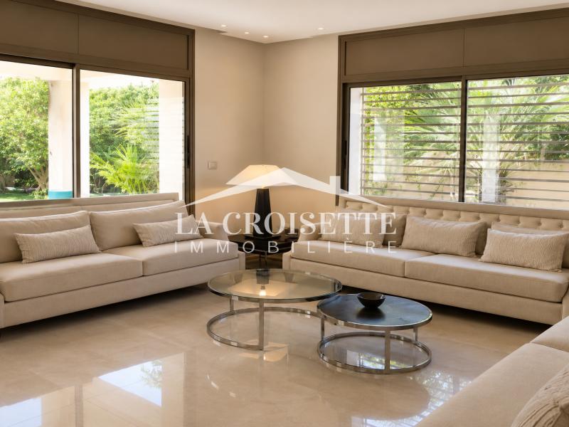 Villa S+4 avec piscine à La Marsa